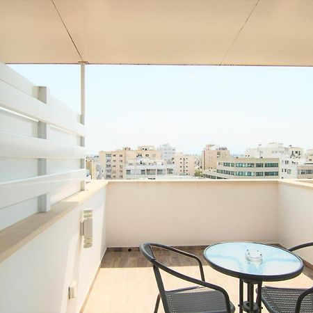 Phaedrus Living: Luxury Suite Nicosia 508 Buitenkant foto
