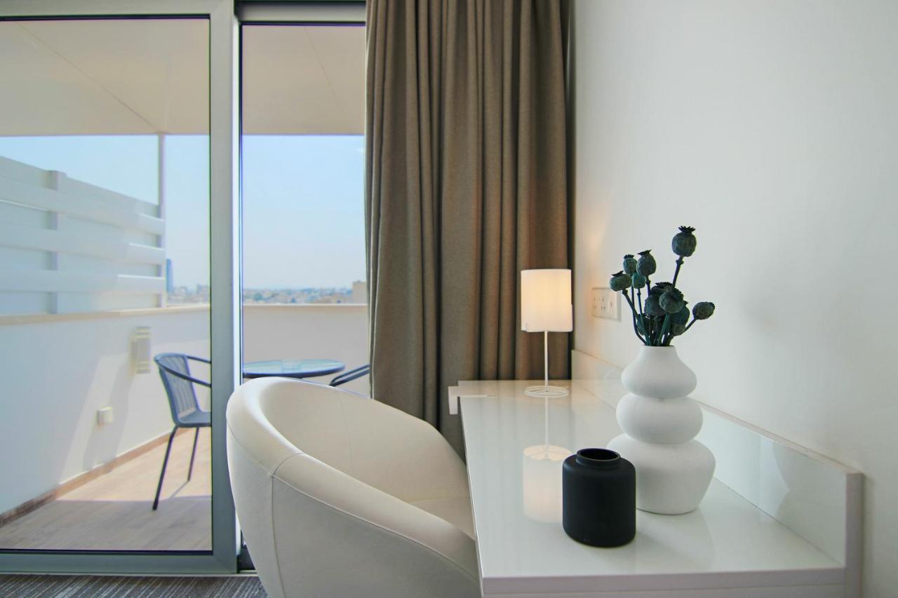 Phaedrus Living: Luxury Suite Nicosia 508 Buitenkant foto