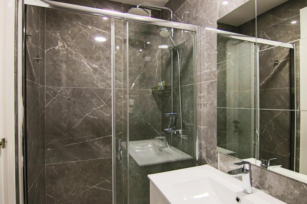 Phaedrus Living: Luxury Suite Nicosia 508 Buitenkant foto